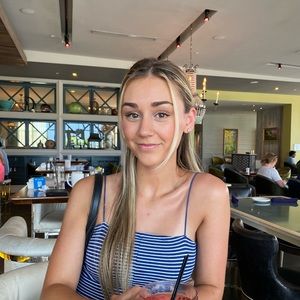 Meet your Posher, Carly